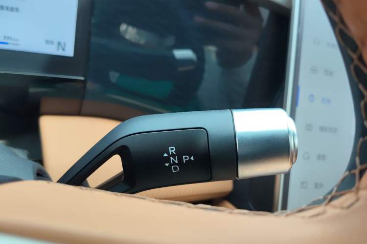 Used Geely Galaxy L7 2025 EM-i 115km Exploration Edition Gear Lever