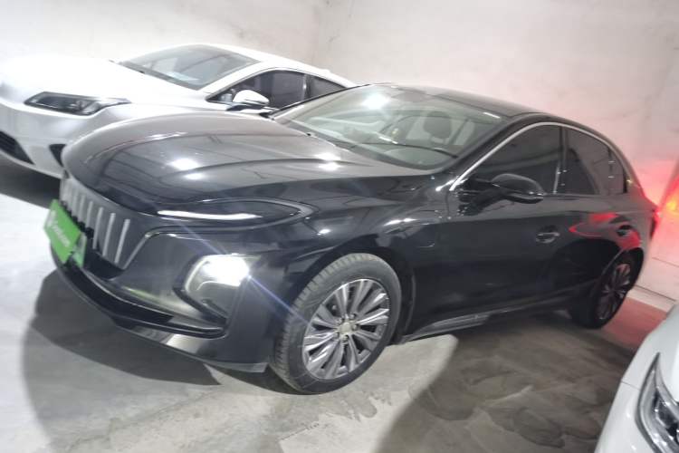 Used Hongqi E-QM5 2022 431 km Charge & Enjoy Edition