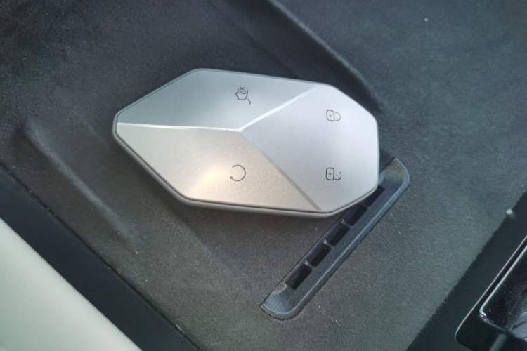 Used Formula Leopard Titanium 3 2025 501KM All-Wheel Drive Intelligent Driving Ultra Version