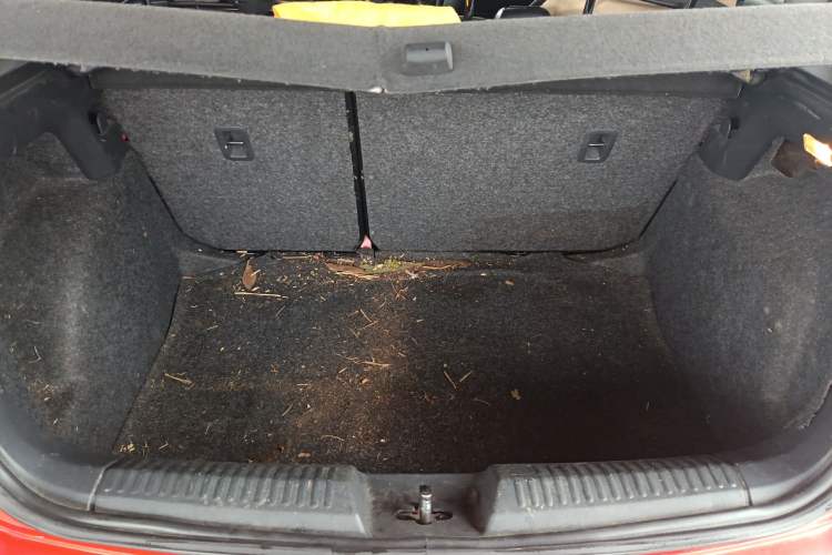 Used Volkswagen Polo 2014 1.6L Automatic Comfort Edition
