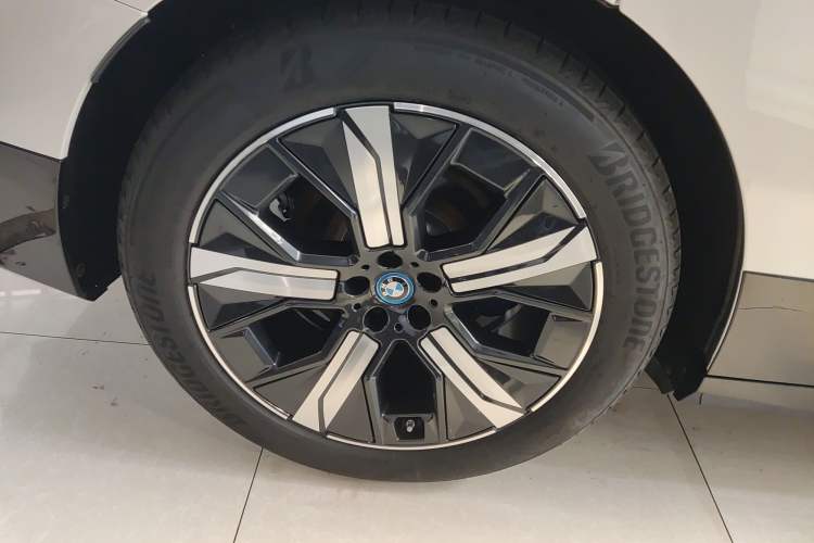 Used BMW iX 2023 xDrive40
