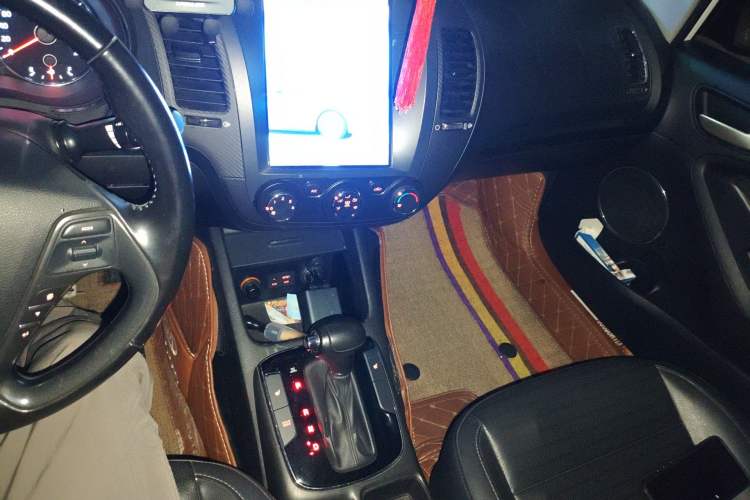 Used Kia K3 2017 1.6L Automatic 15th Anniversary Special Edition GLS Audio And AC Panel