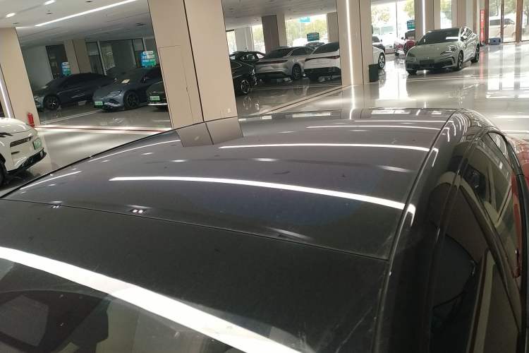 Used Avatr 06 2025 Pro Range-Extended Edition Roof