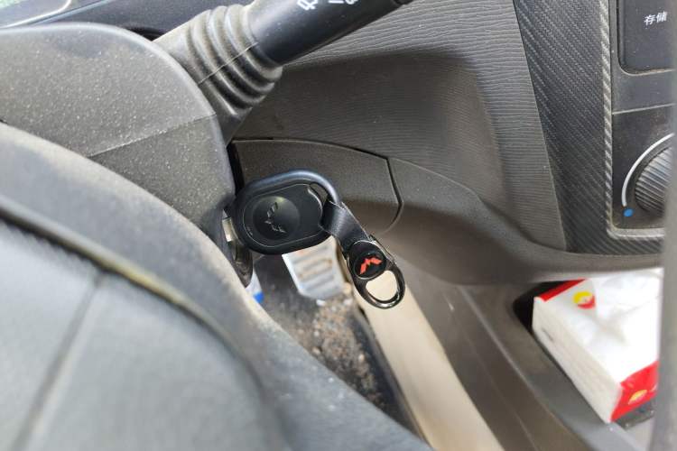 Used Wuling Hongguang 2014 1.2L Standard Model China IV