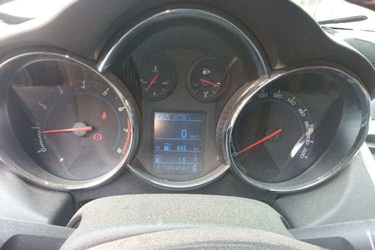 Used Chevrolet Cruze 2013 1.8L SX AT Instrument Cluster