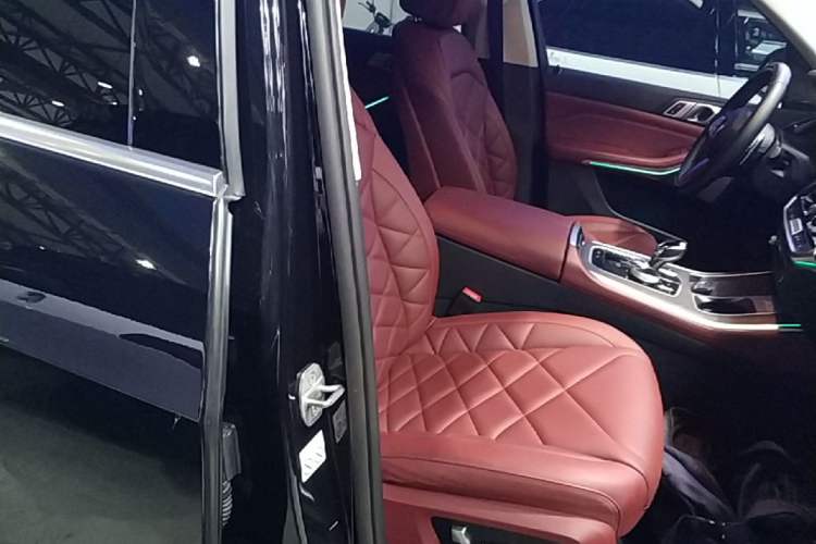 Used BMW X5 2022 Restyled xDrive 30Li M Sport Package Right Front Seat