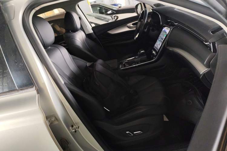 Used Roewe RX5 eMAX 2020 500 PHEV Smart Cabin Flagship Edition
