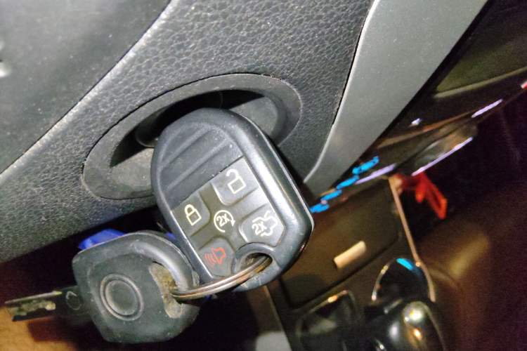 Used Ford Explorer 2013 3.5L Deluxe Model