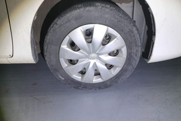 Used Toyota Vios 2017 1.3L Manual Rui Xing Edition Right Front Wheel Hub