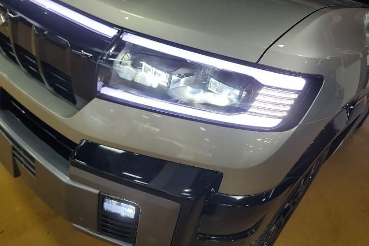 Used Formula Leopard Leopard 8 2025 Smart & Brave Flagship Edition 7 Seats