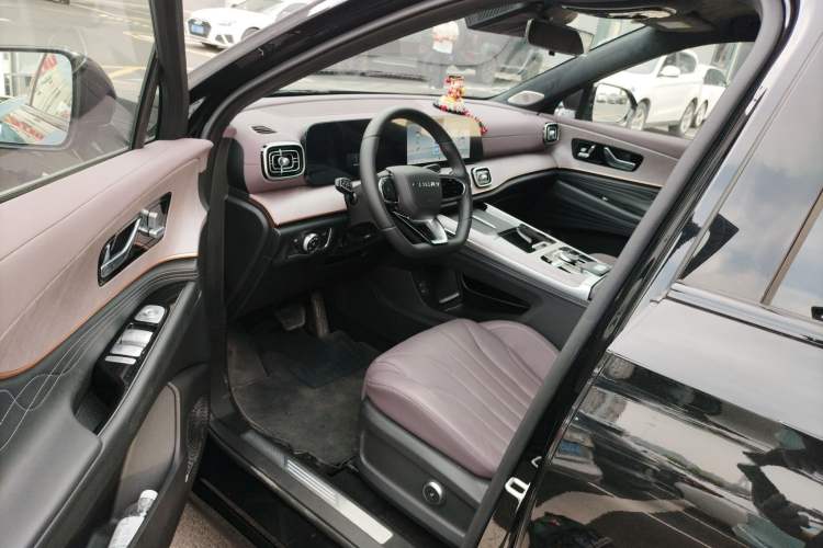 Used Chery Tiggo 9 2025 2.0T Dual-Clutch Two-Wheel Drive Luxury Edition 5 Seats Driver Seat