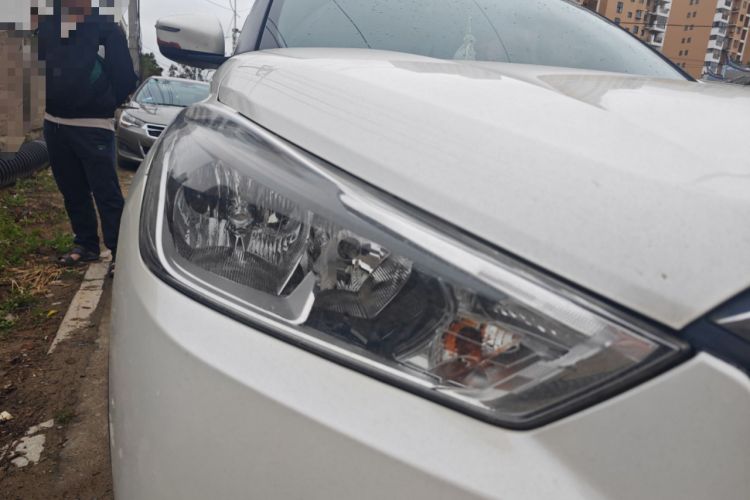 Used Nissan Kicks 2018 1.5L CVT Smart Connect Luxury Edition Right Front Headlight