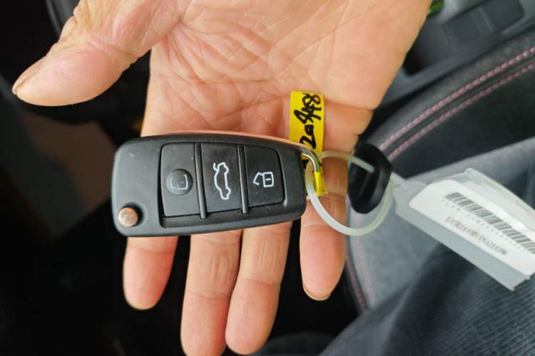 Used Chery QQ QQ Ice Cream 2022 170km Sundae Phosphate Lithium-Ion
