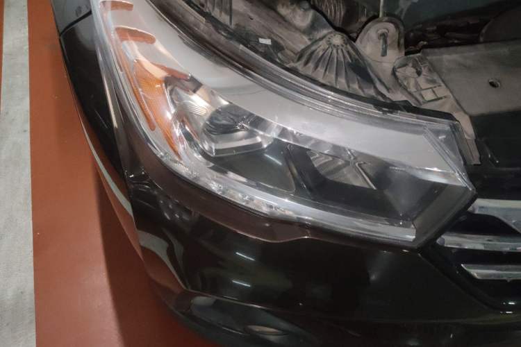 Used GAC Trumpchi GS4 2017 235T Automatic Two-Wheel Drive Luxury Smart Connectivity Version Right Front Headlight