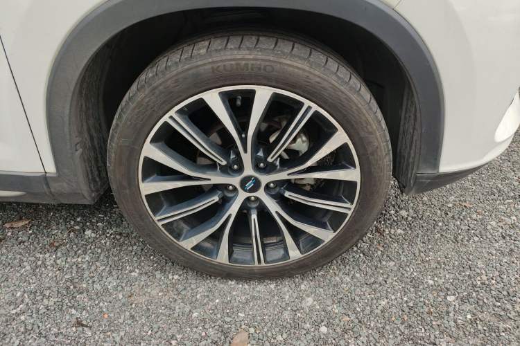 Used CHANGAN OSHAN X7 2020 1.5T Automatic Flagship Edition Right Front Wheel Hub