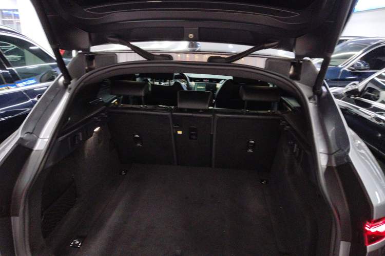 Used Jaguar F-PACE 2021 250 PS R-Dynamic S
