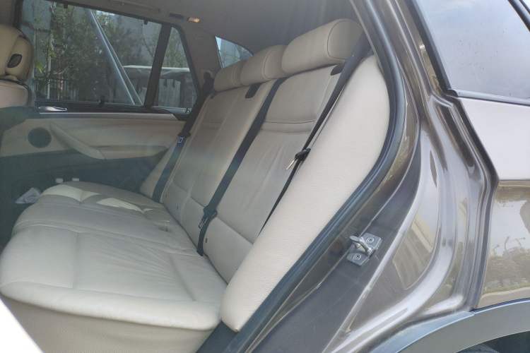 Used BMW X5 2010 3.0si U.S. specification Left Rear Seat