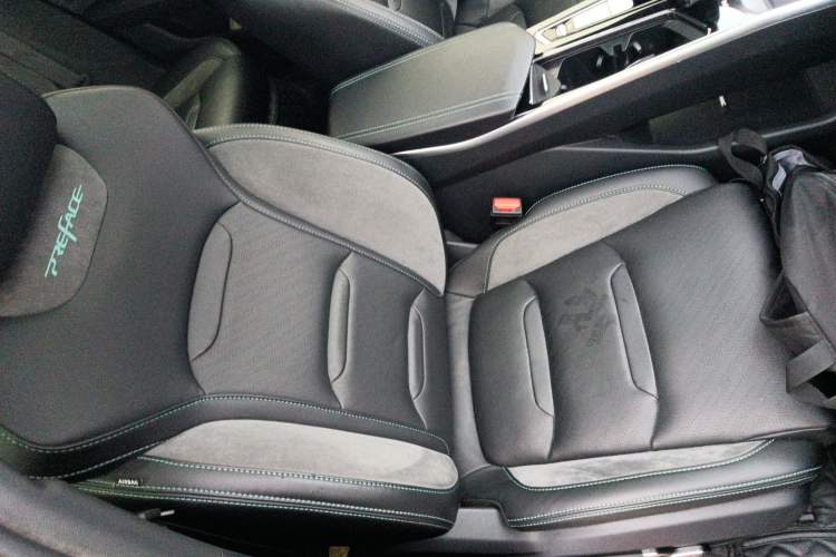 Used Geely Auto Preface 2023 2.0TD "Only This Verdant Green" Edition Right Front Seat