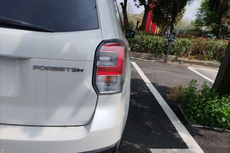 Used Subaru Forester 2016 2.0i Fashion Navigation Edition Exterior 3