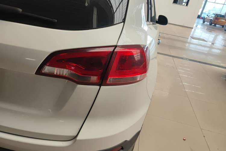Used Zotye Domy X5 2015 1.5T Manual Luxury Version China IV Standard Right Rear Taillight