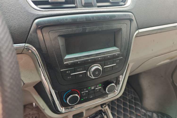 Used Jinbei New Hiace S 2018 1.5L Wealth Edition Van DLCG14 Audio And AC Panel