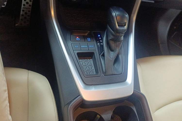 Used Toyota RAV4 2020 2.0L CVT Two-Wheel Drive Fashion PLUS Edition