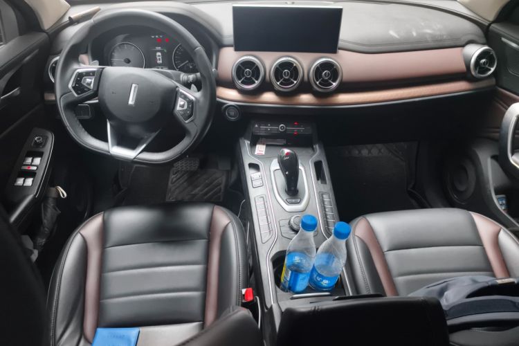 Used Wey VV5 2021 1.5T Two-Wheel Drive Color Pioneer