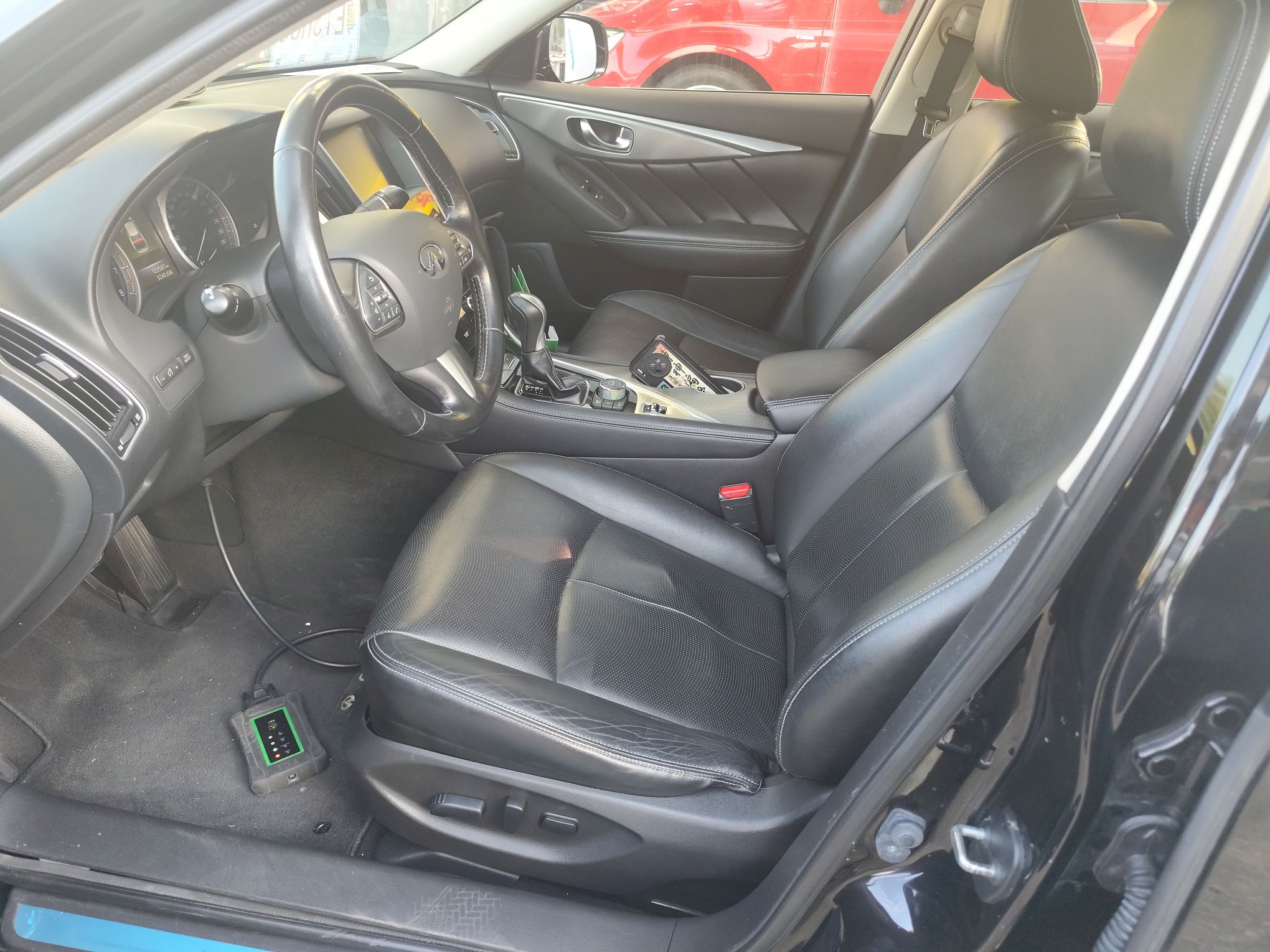 Переднее сиденье в автомобиле