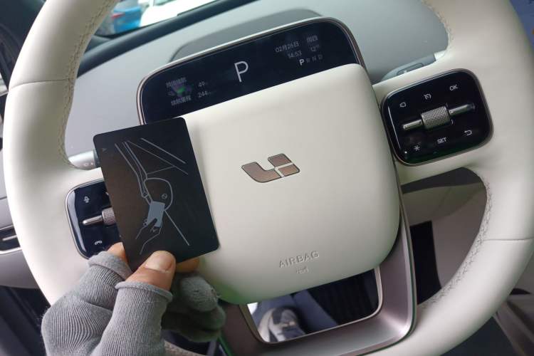 Used Li Auto Li Auto i6 2025 Model Four-Wheel-Drive Standard Type
