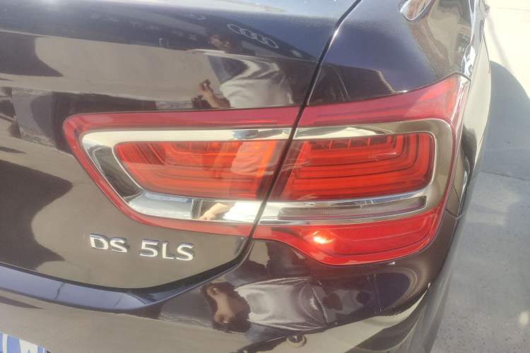 Used DS 5LS 2014 1.8L automatic Comfort version VTi140 Right Rear Taillight