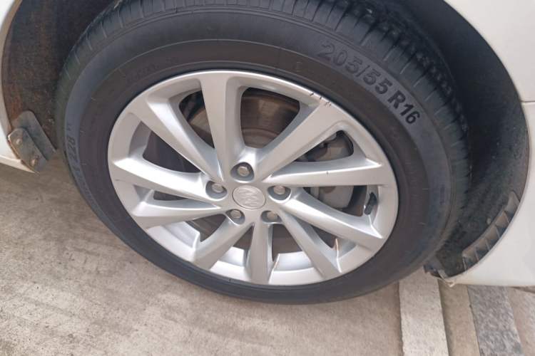 Used Buick Verano 2018 Sedan 15S Automatic Entry Model Right Front Wheel Hub