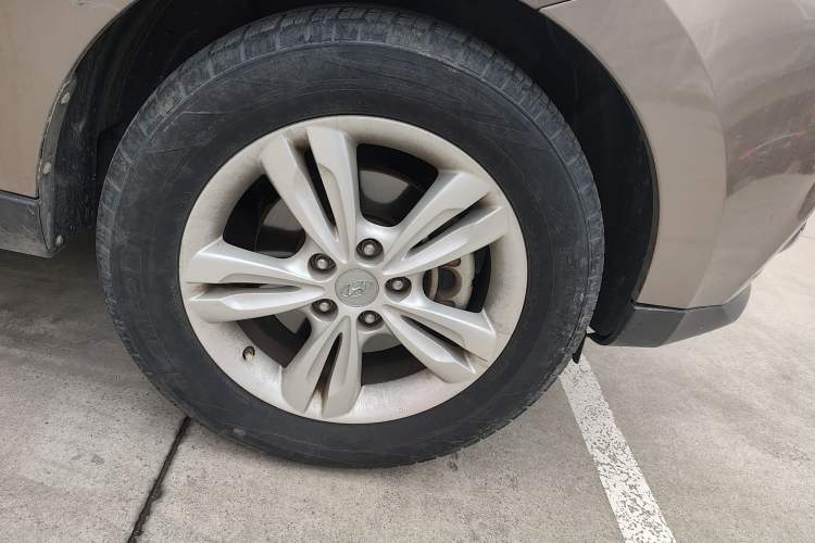 Used Hyundai ix35 2013 2.0L Automatic Two-Wheel Drive Smart GLS China V Standard
