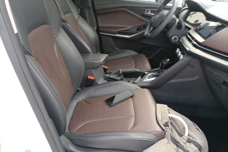 Used CHANGAN CS15 2019 1.5L Automatic Entry Model China VI Standard Right Front Seat