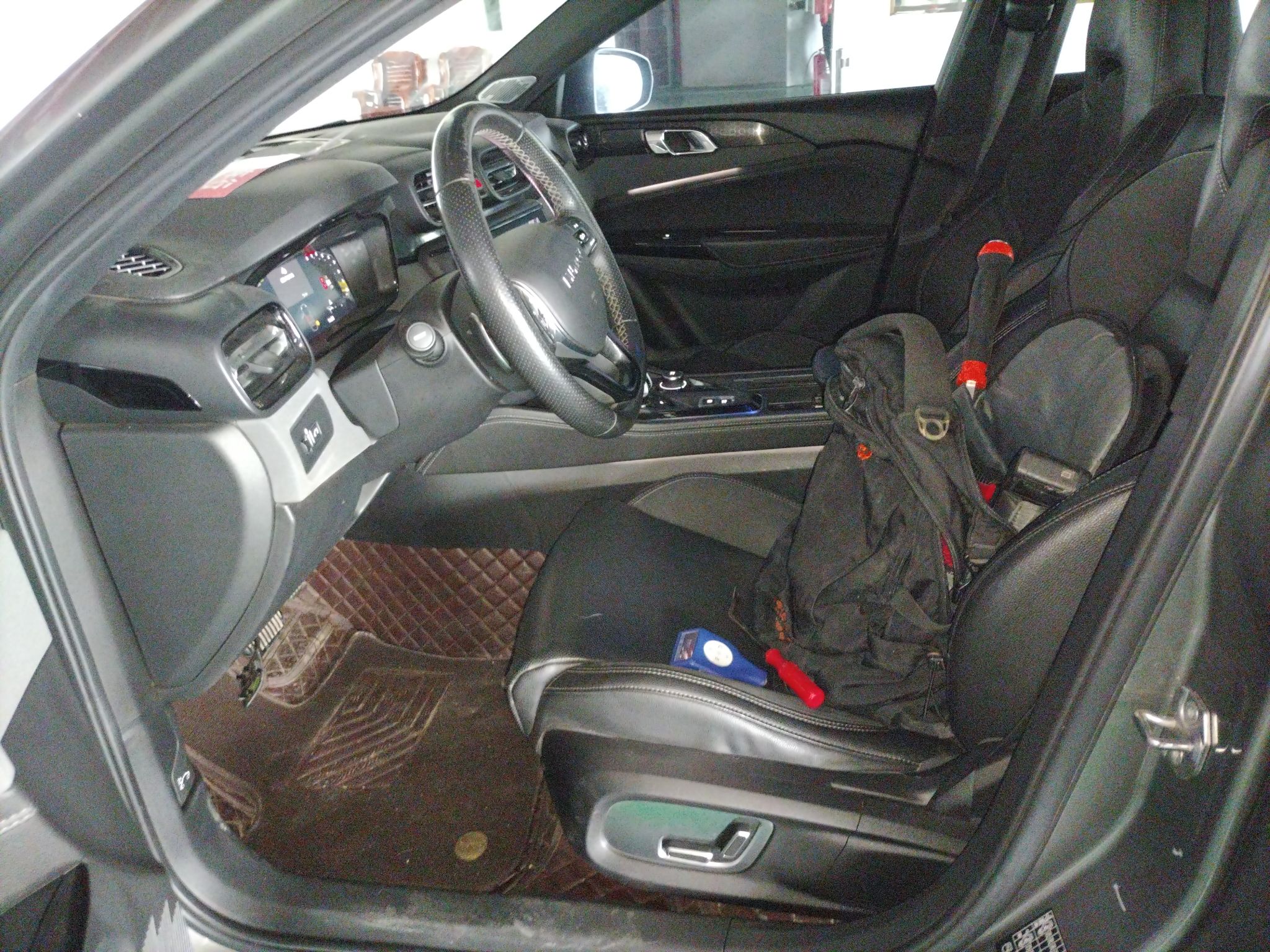 Переднее сиденье в автомобиле