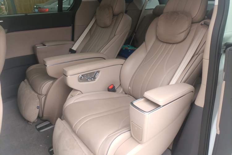 Used XPeng X9 2025 740 Ultra-Long Range Max Left Rear Seat