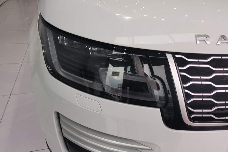 Used Land Rover Range 2018 3.0 SC V6 Vogue Extended-Length Model Right Front Headlight