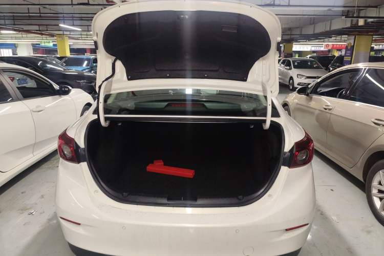 Used Mazda 3 Axela 2014 Sedan 1.5L Automatic Luxury Model Trunk