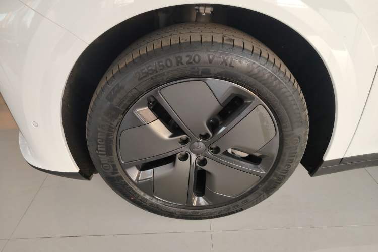 Used Li Auto Li Auto i8 2025 Model Standard Version
