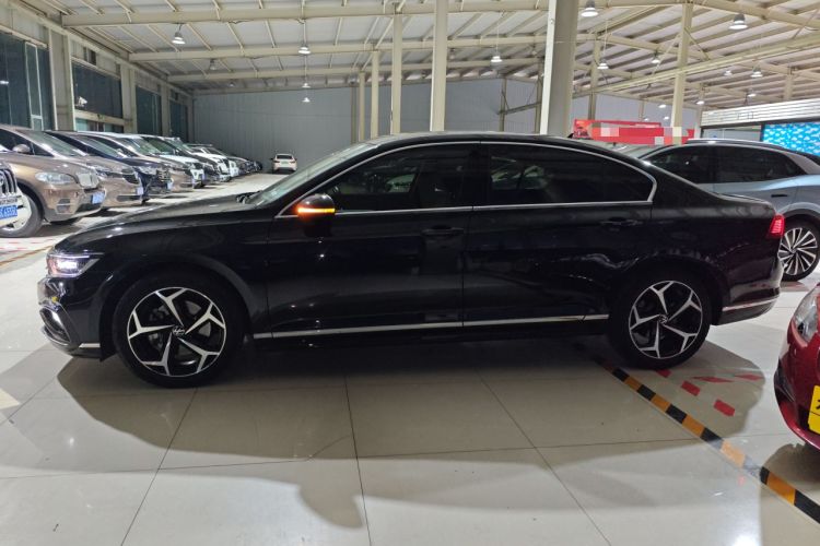 Used Volkswagen Magotan 2023 2 Million Units Limited Edition 330TSI DSG Leading Version
