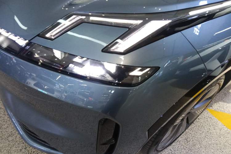 Used Lynk & Co 08 EM-P 2023 220 km Limited-Time Edition