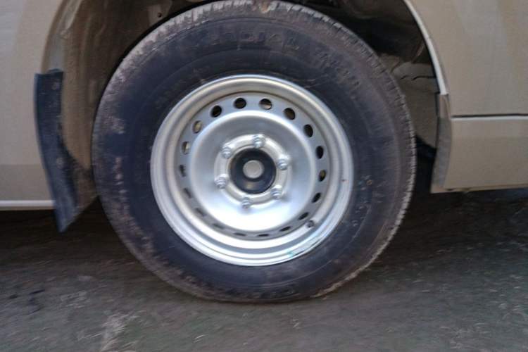 Used Foton Scenic G9 2024 2.4L Gasoline Commercial Version Long Wheelbase High Roof 2-Seater Van – 4K22D4M