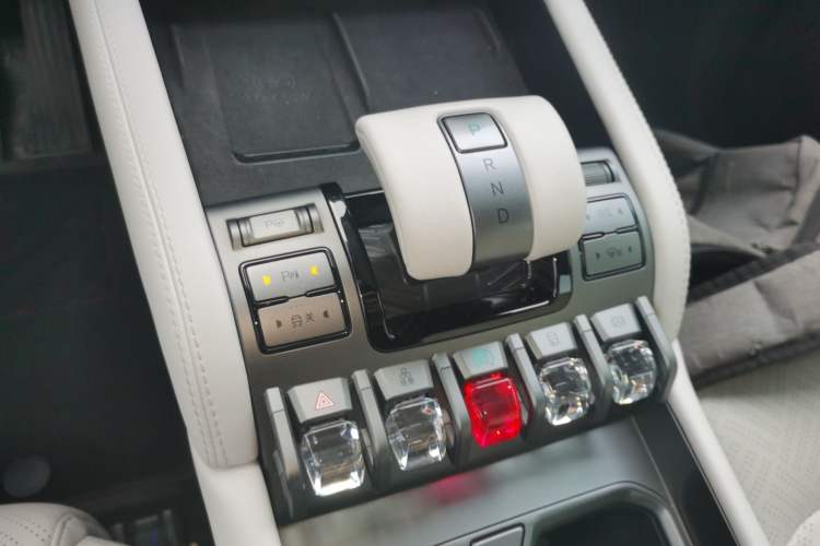 Used Formula Leopard Titanium 3 2025 501KM All-Wheel Drive Intelligent Driving Ultra Version