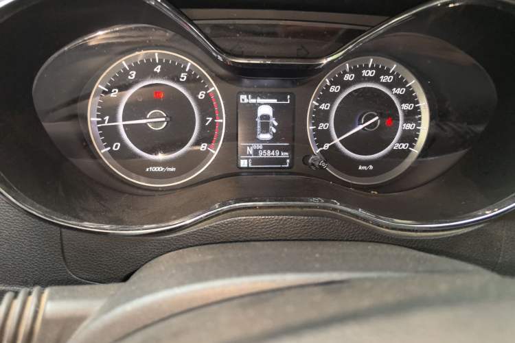 Used Baojun 560 2016 1.8L iAMT Elite Edition Odometer Close Up