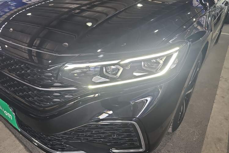 Used Volkswagen Passat 2023 330TSI Starry Luxury Edition
