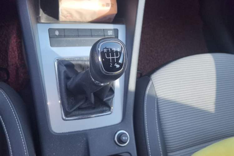 Used Skoda Octavia 2017 1.6L Manual Front-Wheel-Drive Version