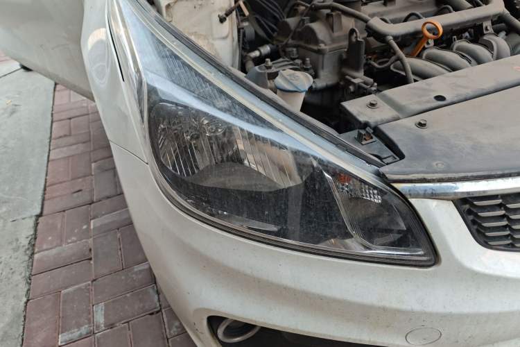 Used Kia K2 2017 Sedan 1.4L Automatic Transmission 15th Anniversary Special Edition GLS Right Front Headlight