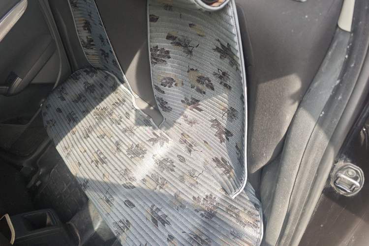 Used Volkswagen Lavida 2013 Revised Classic 1.6L Manual Fashion Edition Left Rear Seat