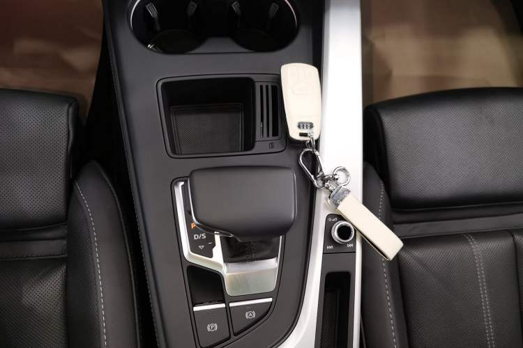 Used Audi A4L 2022 40 TFSI Luxury Dynamic Model
