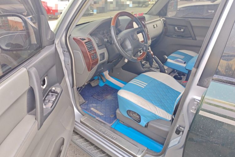 Used Mitsubishi Pajero 2006 3.0L AT GLS Driver Seat