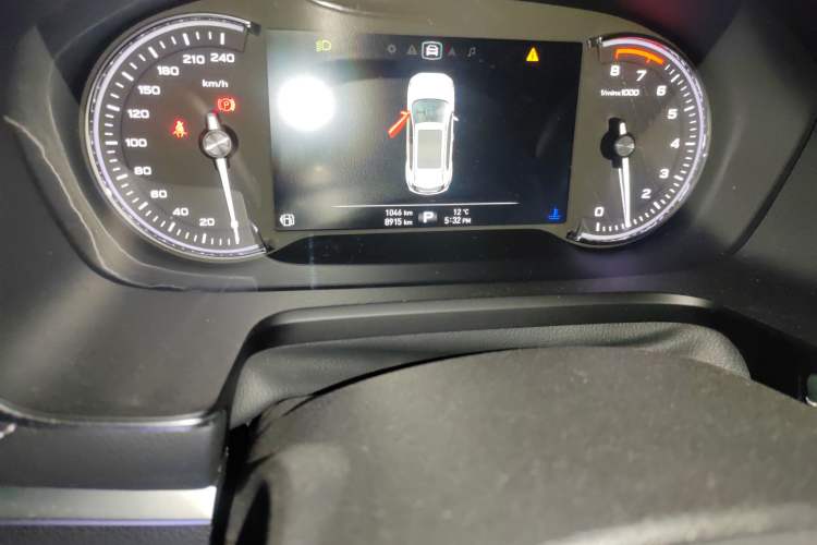 Used Roewe RX5 2020 20T Automatic Ali Smart Connectivity Beyond Intelligent Edition Odometer Close Up